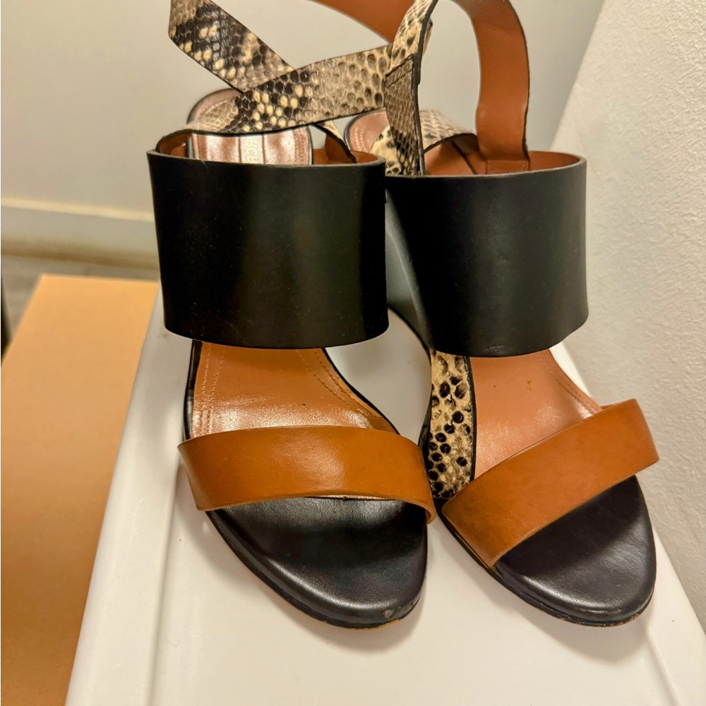 BCBGMaxAzria Black and Brown Sandals with Block Heel Sz 8